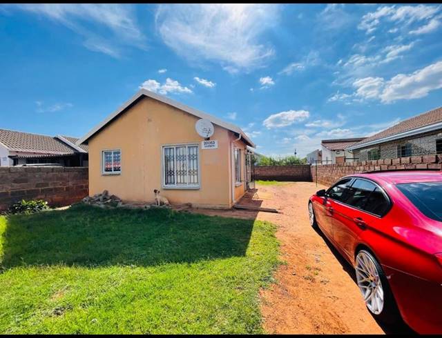 2 BEDROOM HOUSE FOR SALE IN PROTEA GLEN